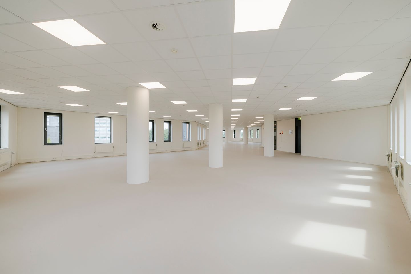 View photo 1 of Kingsfordweg 151-201