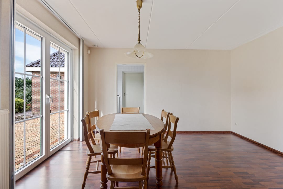 Photo 22 of Veenbesstraat 1