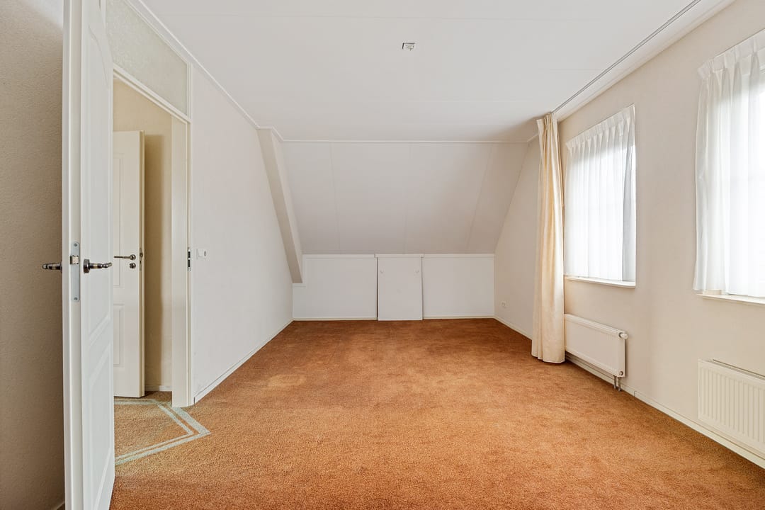 Photo 31 of Veenbesstraat 1