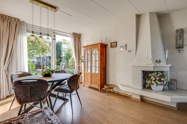 Photo 4 of van der Weydenlaan 28