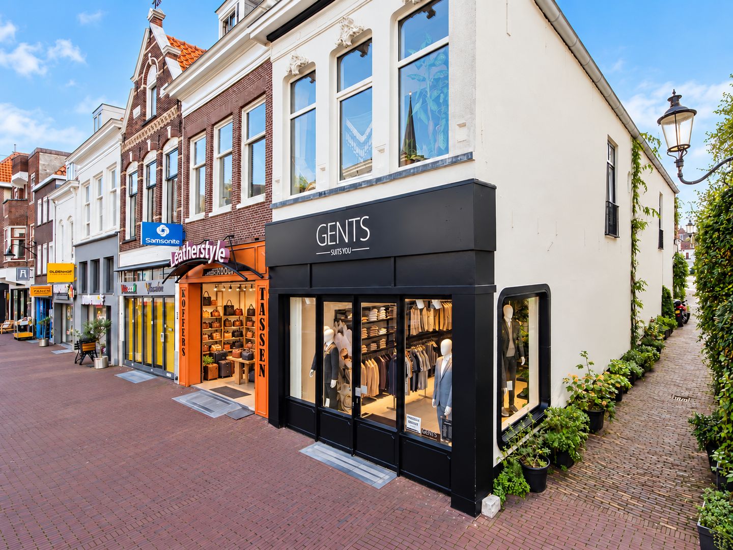 View photo 1 of Langestraat 71