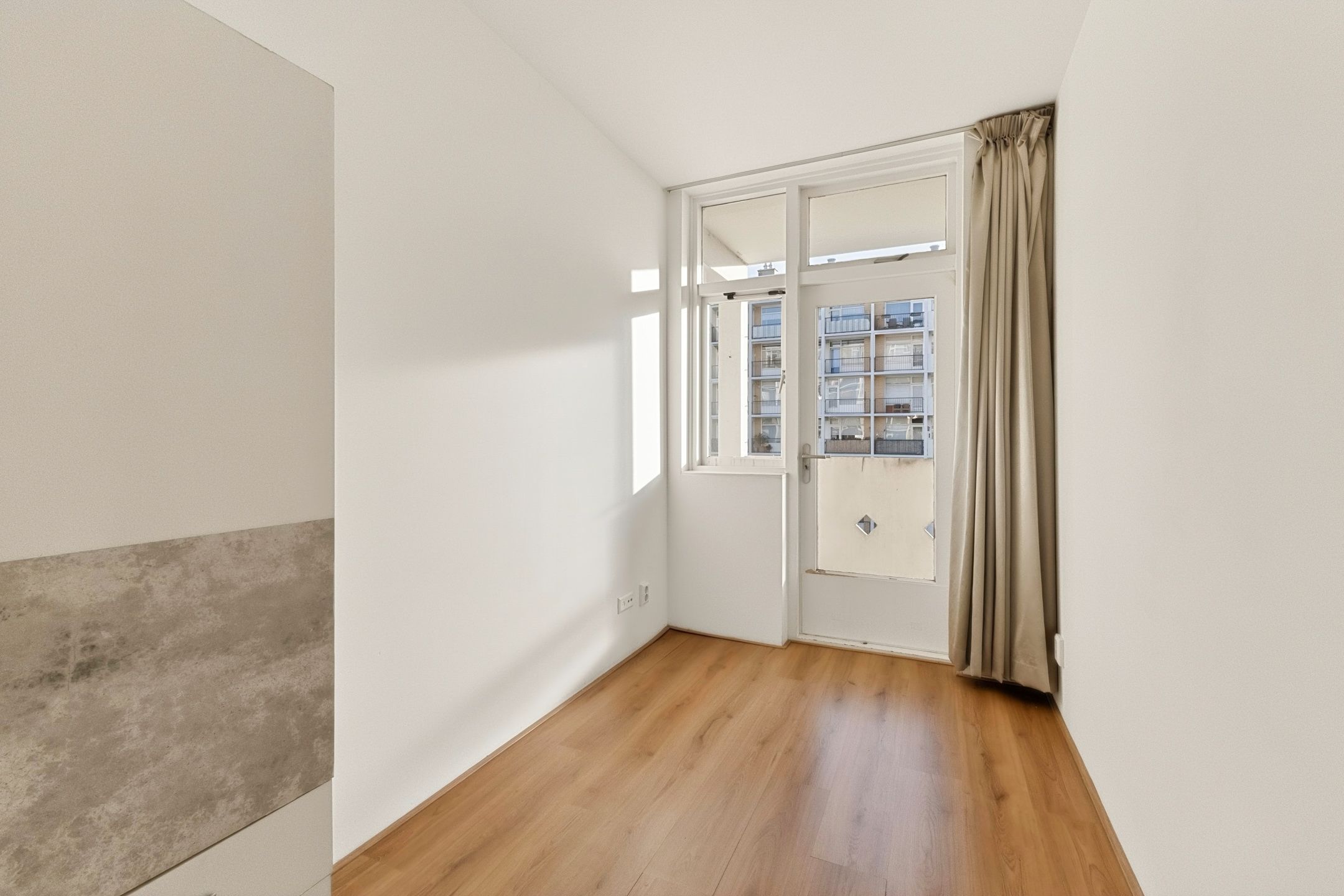 Photo 9 of Louis Davidsstraat 427