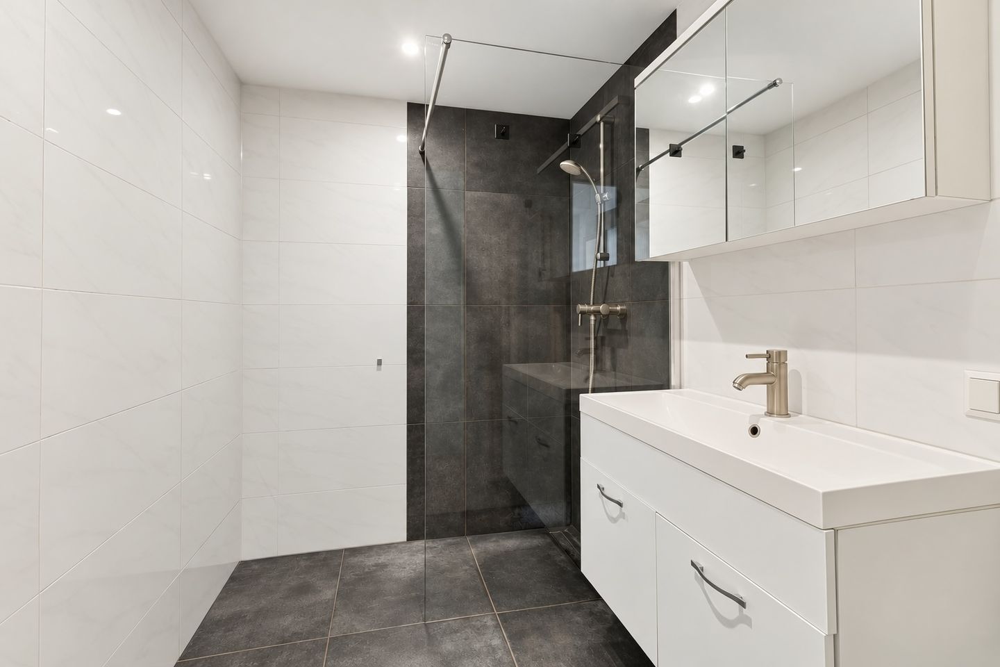 Photo 4 of Louis Davidsstraat 427