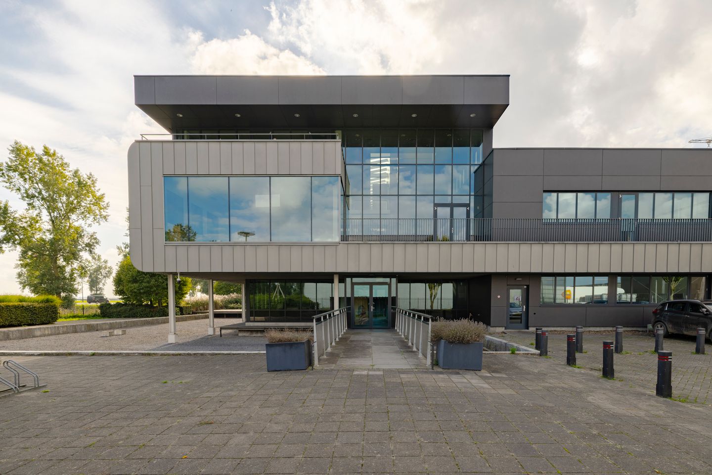 Bekijk foto 3 van Poseidonweg 17