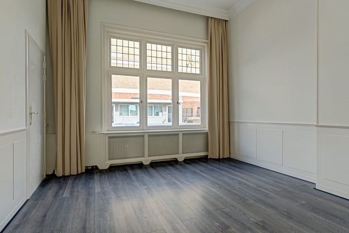Foto 4 van Willemsplein 14-2