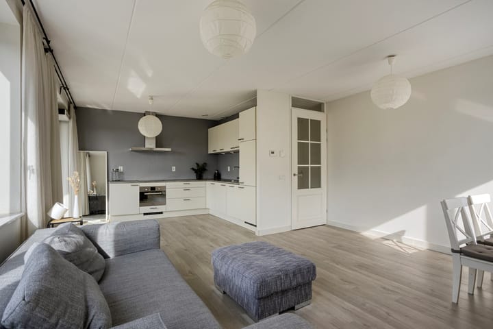 Photo 4 of Jacob van Arteveldestraat 8-B