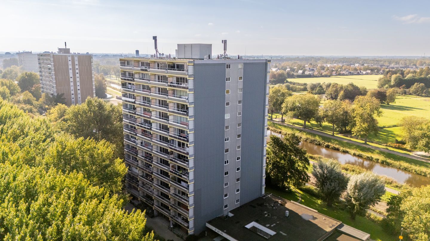 Photo 40 of Burgemeester D. Kooimanweg 325