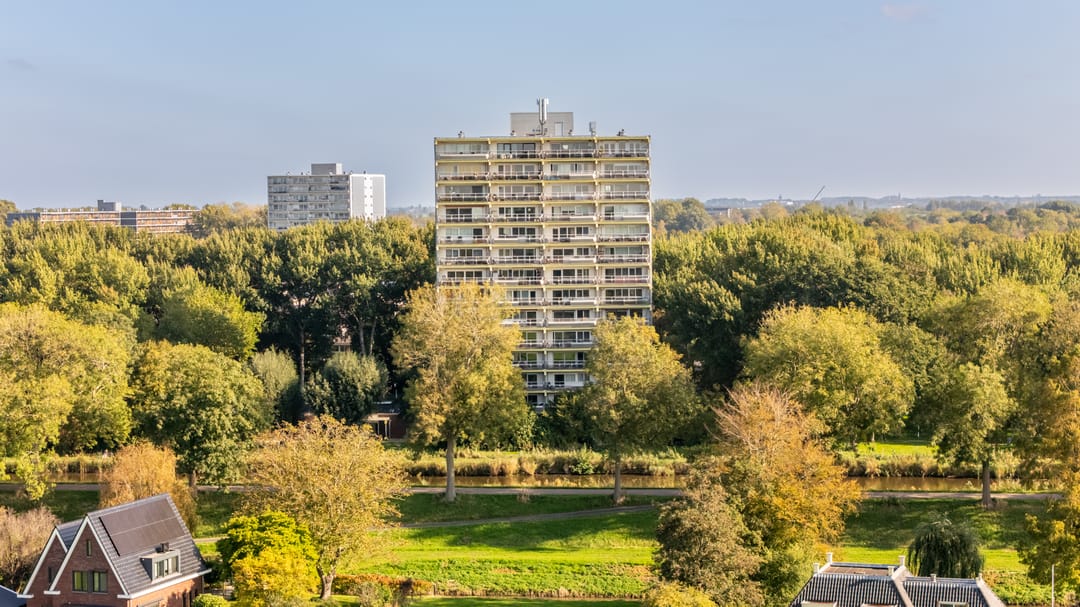 Photo 37 of Burgemeester D. Kooimanweg 325