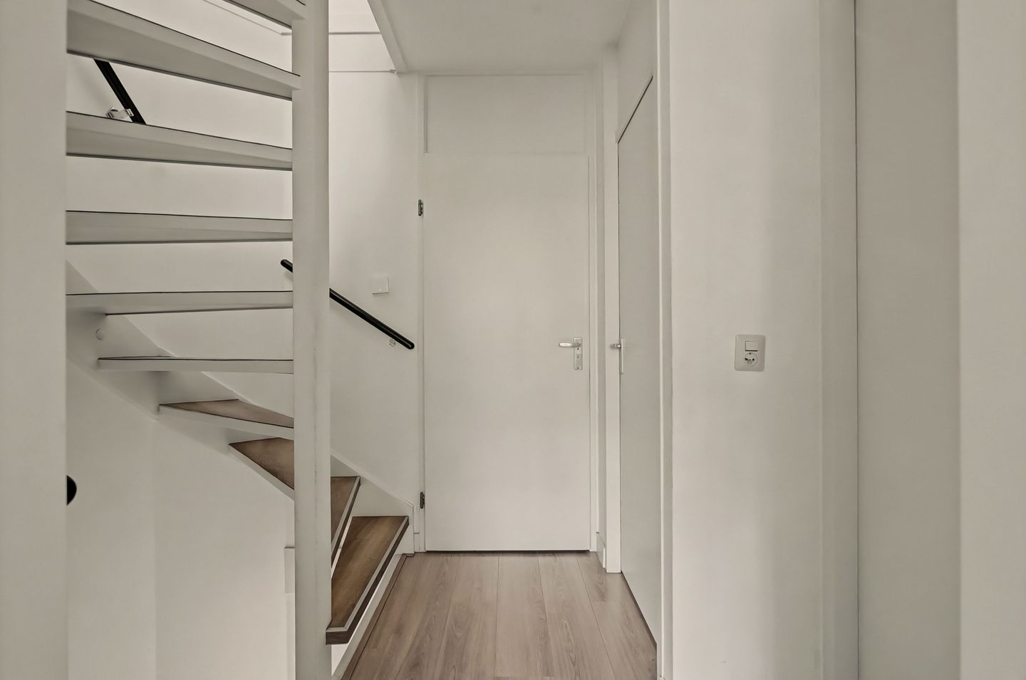Photo 14 of Voorn 27