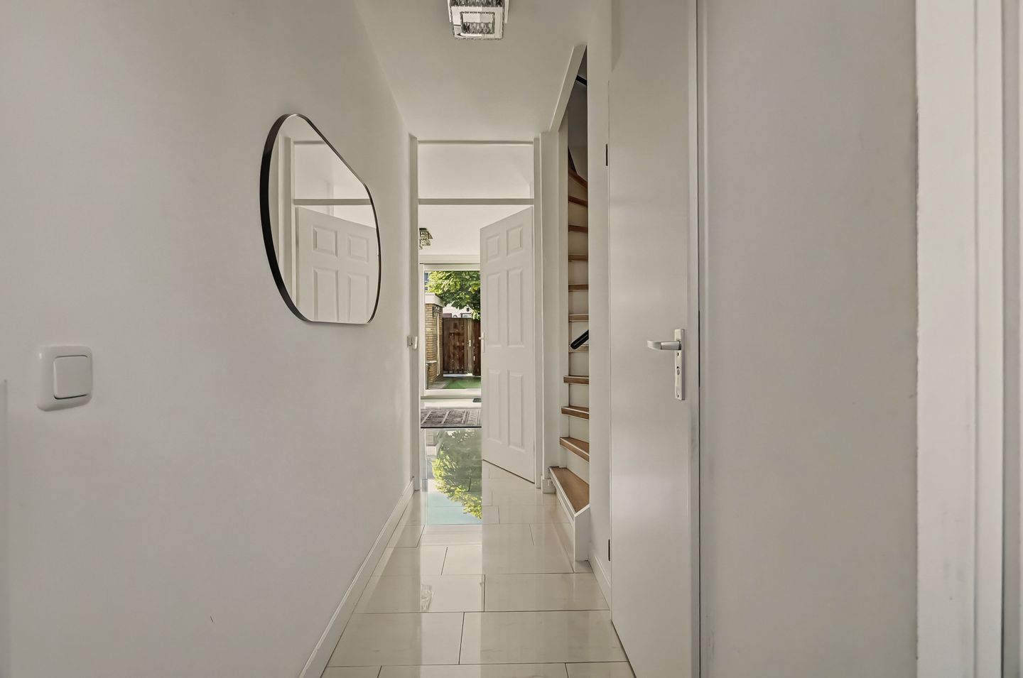 Photo 4 of Voorn 27