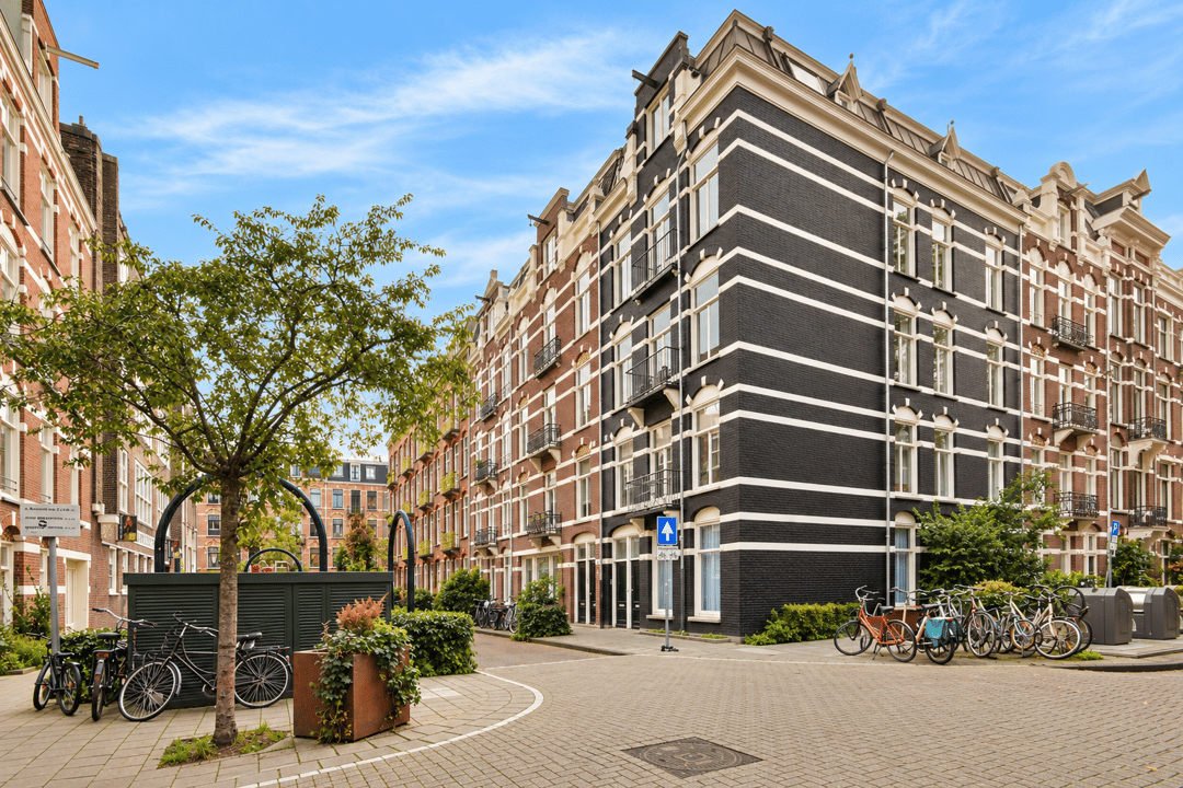 Photo 2 of Alberdingk Thijmstraat 30-2