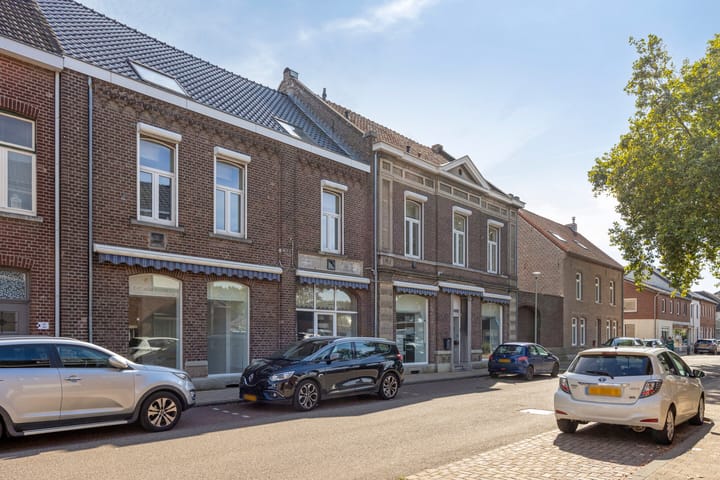 Photo 2 of Grotestraat 6
