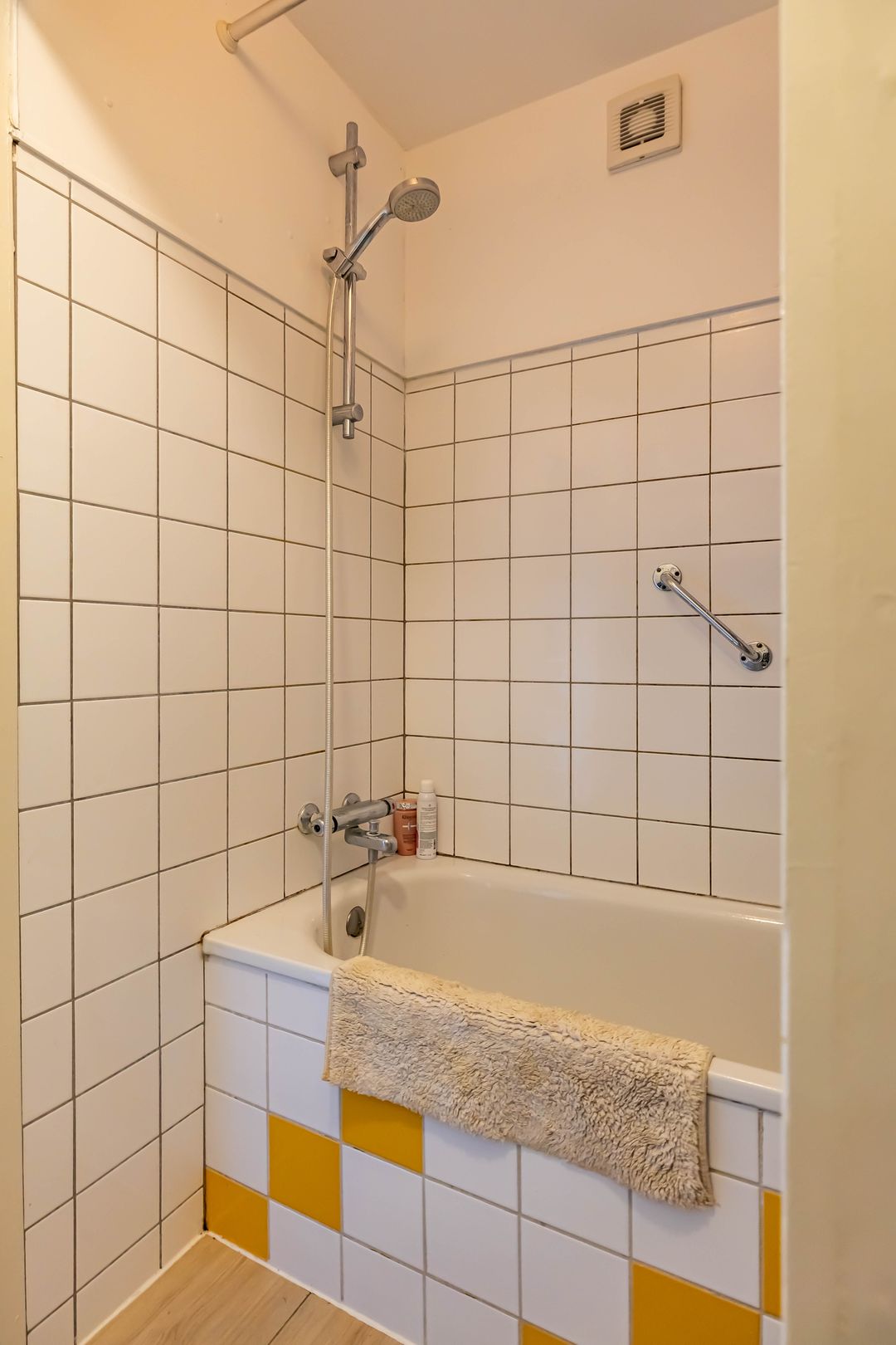 Photo 46 of K. de Vriezestraat 52