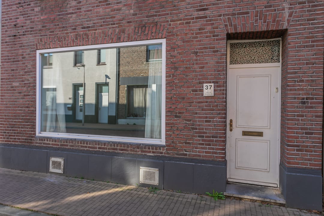 Photo 32 of Chevremontstraat 37