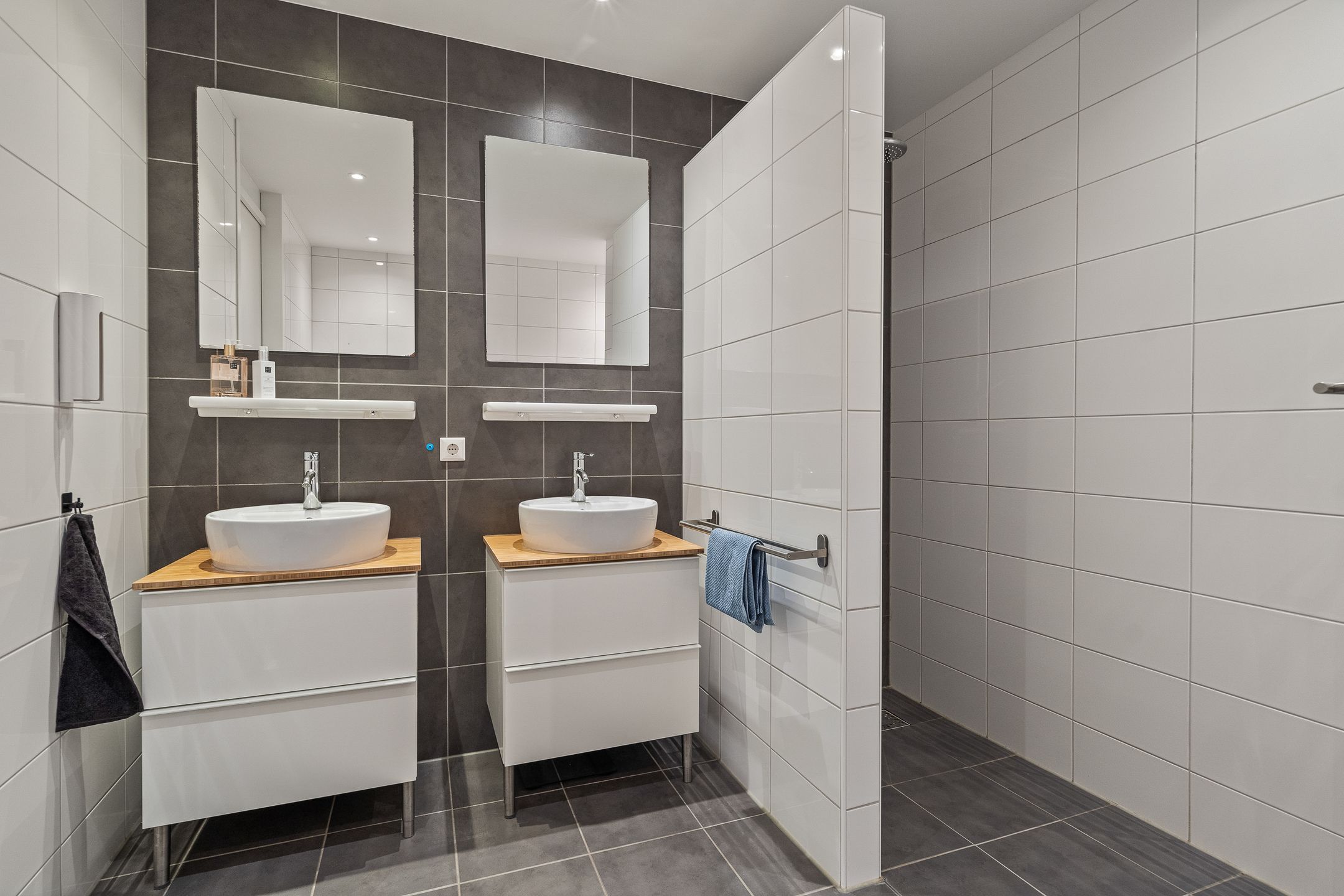 Photo 36 of Via Horta 113