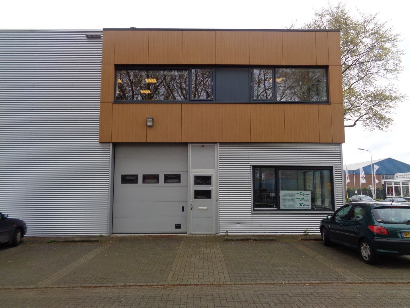 View photo 3 of Nijverheidsweg-Noord 98-v