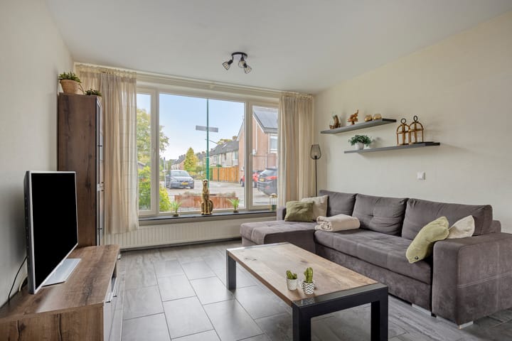 Photo 2 of Abraham Bloemaertstraat 14
