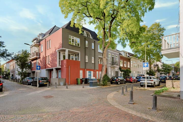 Foto 3 van Van Hasseltstraat 18-2