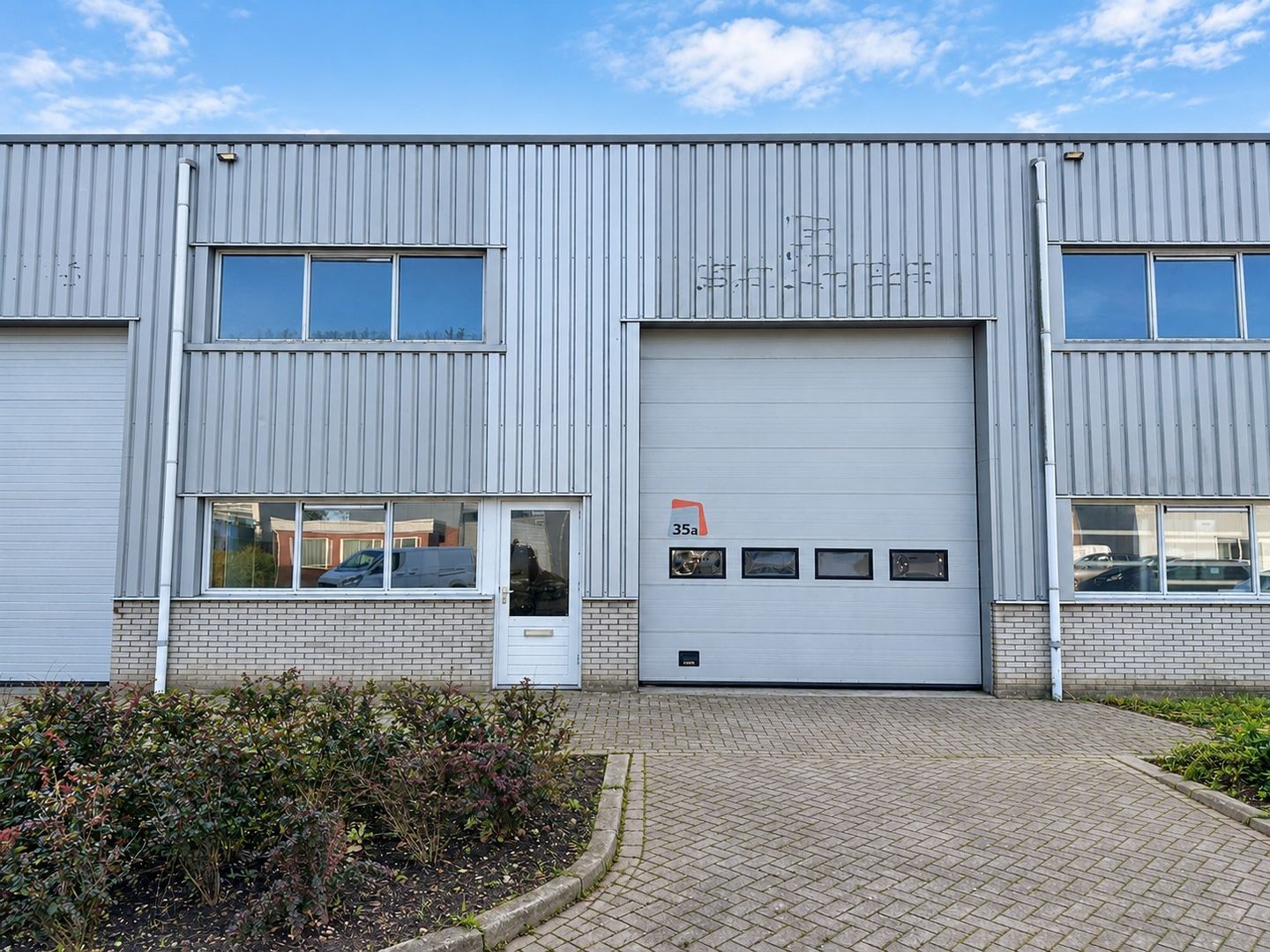 Bekijk foto 1 van Industrieweg 35