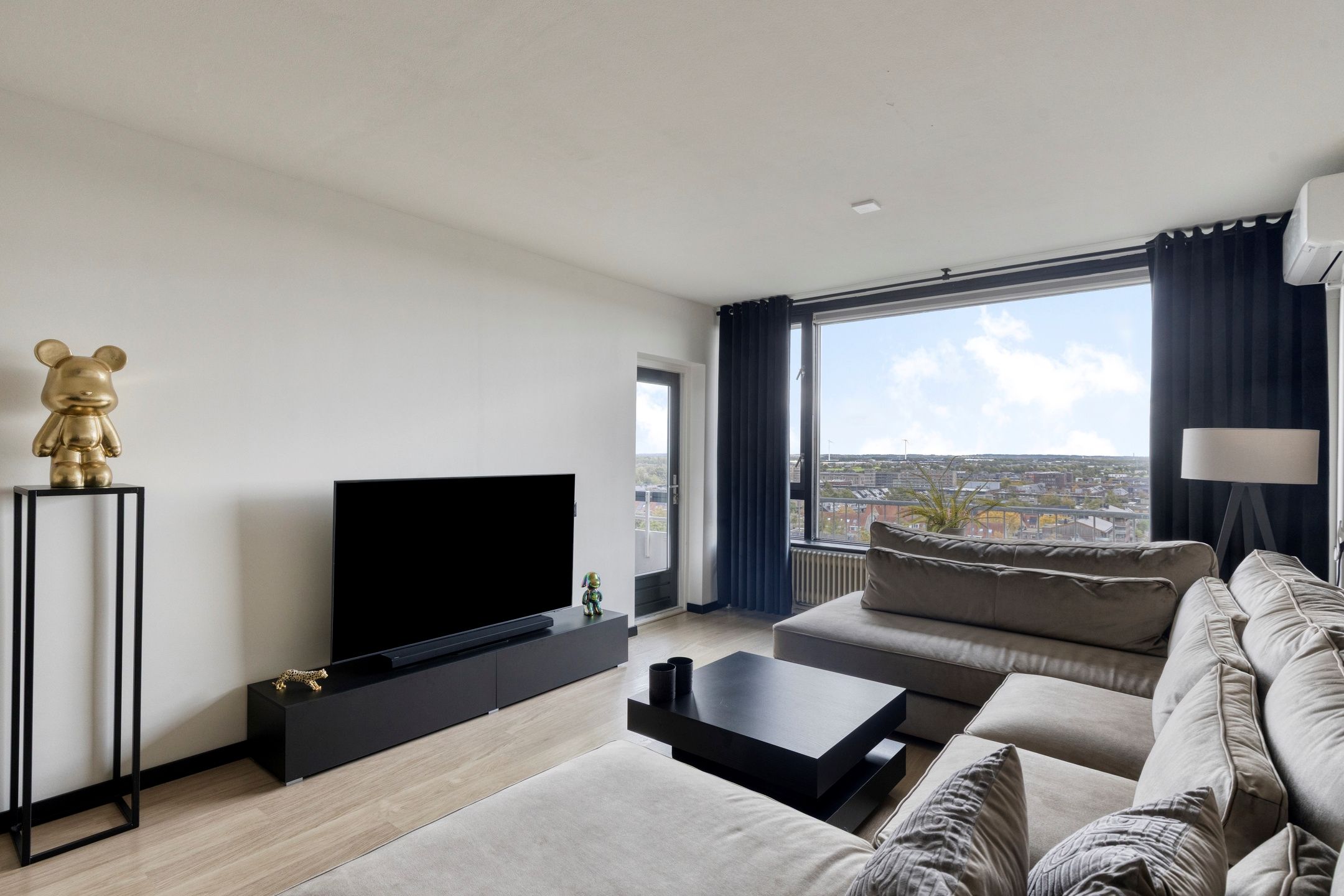 Photo 6 of Zuiderkruis 736