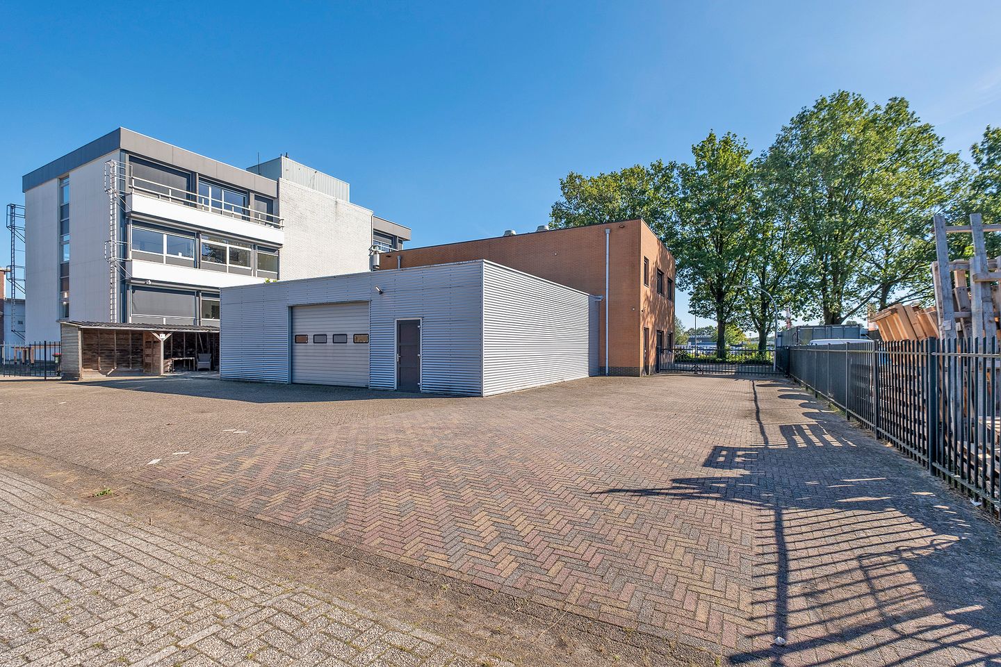 View photo 2 of Nautilusstraat 1-B