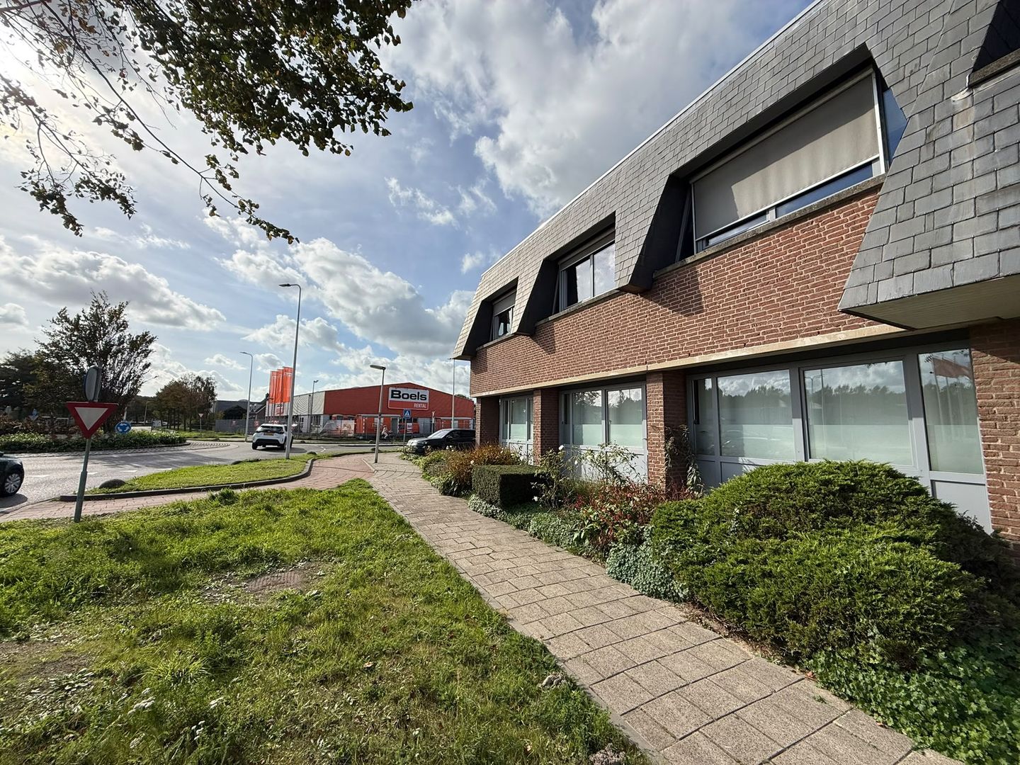 Bekijk foto 2 van van Leeuwenhoekweg 2