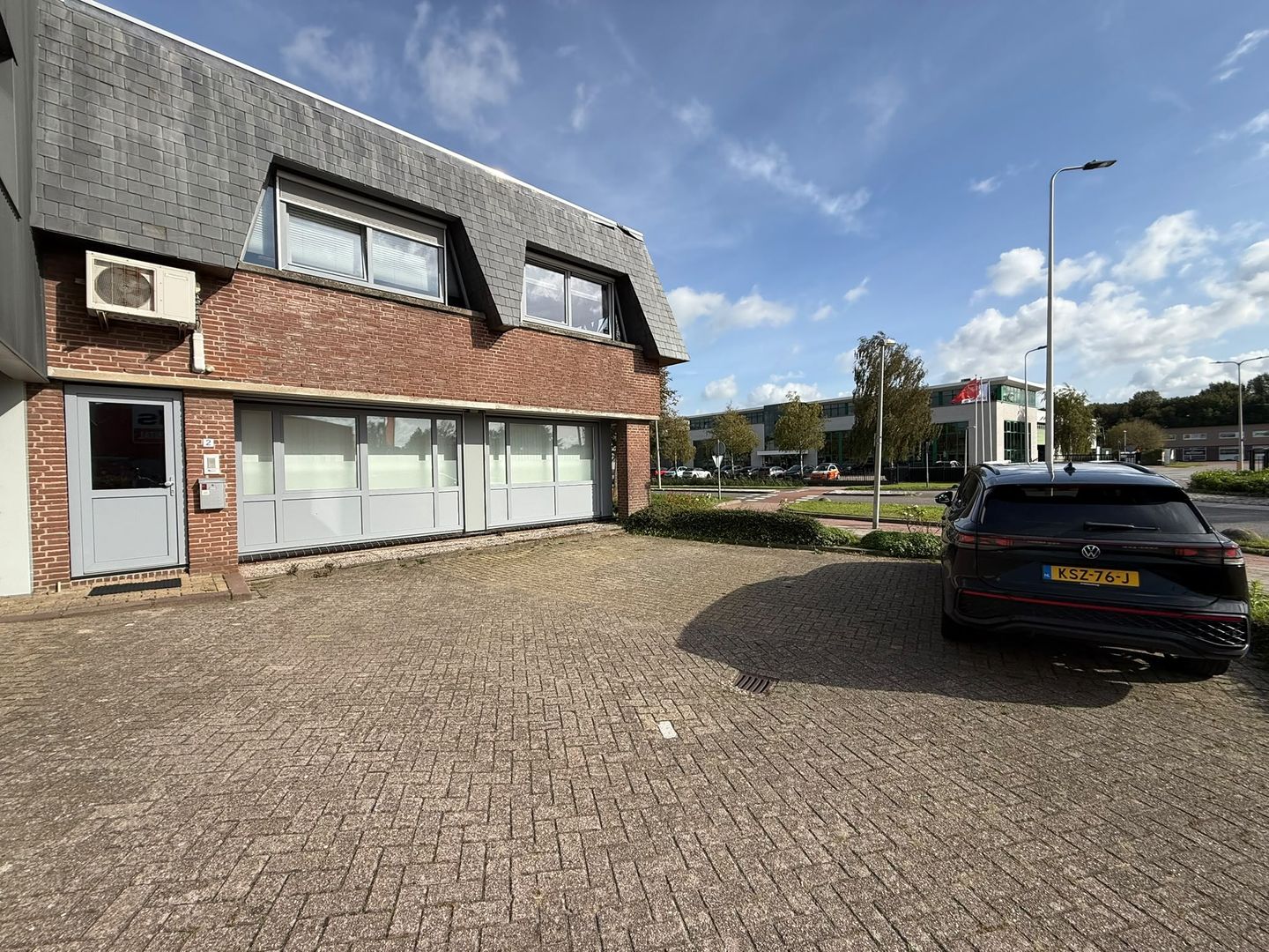 Bekijk foto 5 van van Leeuwenhoekweg 2