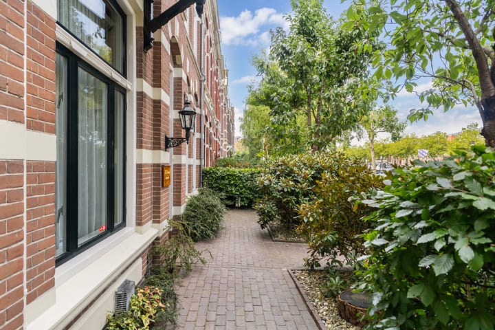 Tussenwoning te koop: Emmakade 40, Leeuwarden