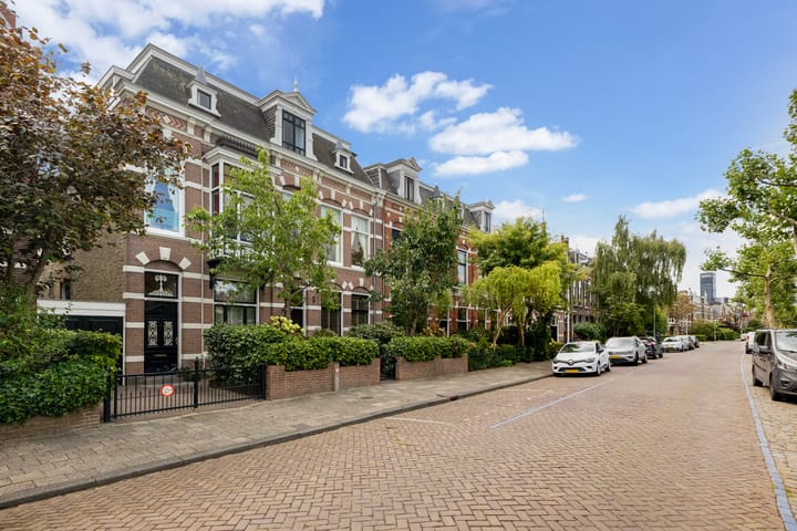 Tussenwoning te koop: Emmakade 40, Leeuwarden