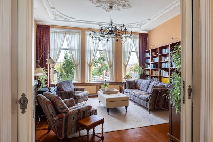 Tussenwoning te koop: Emmakade 40, Leeuwarden