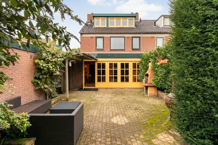 Photo 2 of Anne Franklaan 50