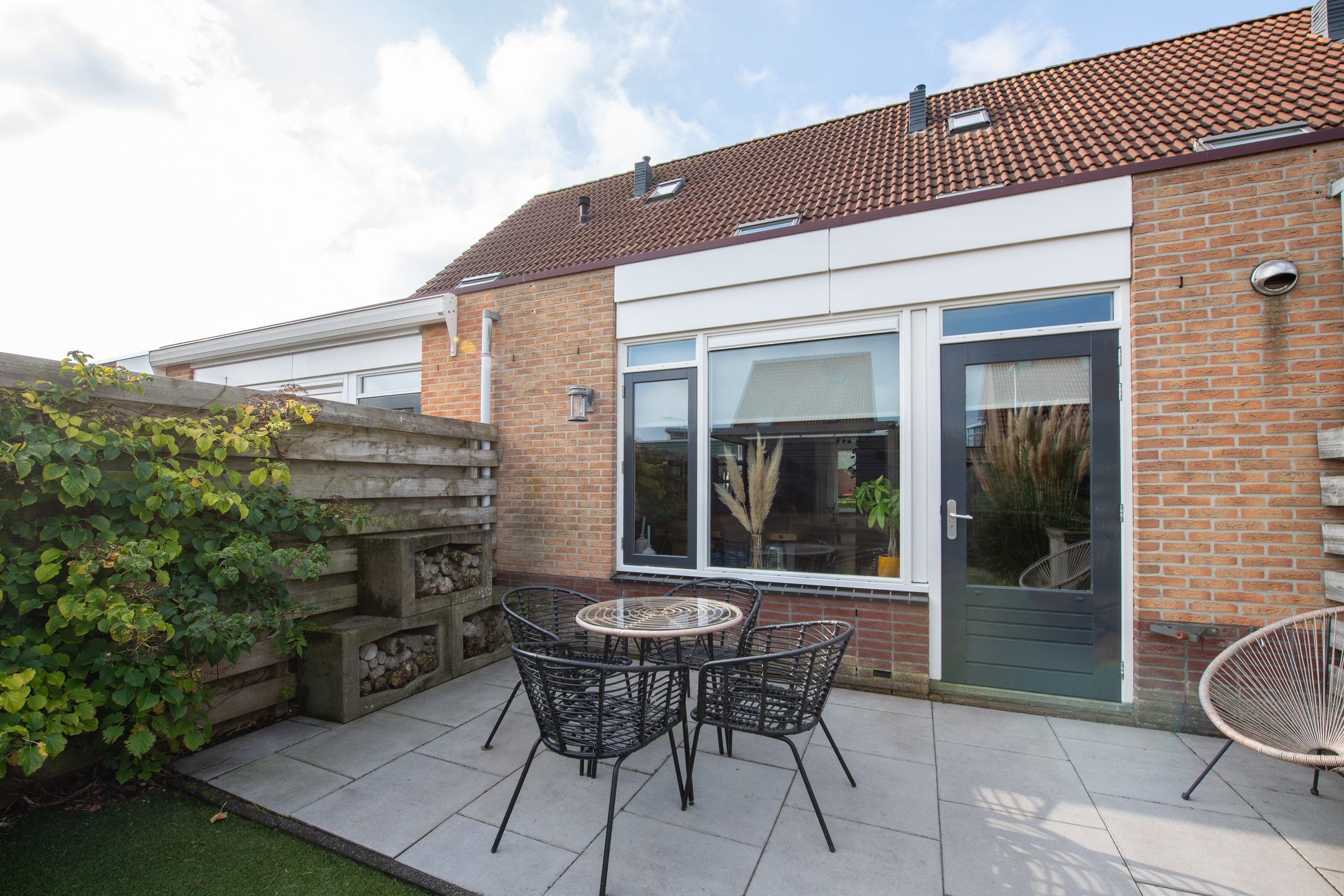 Photo 36 of Roerdomp 81