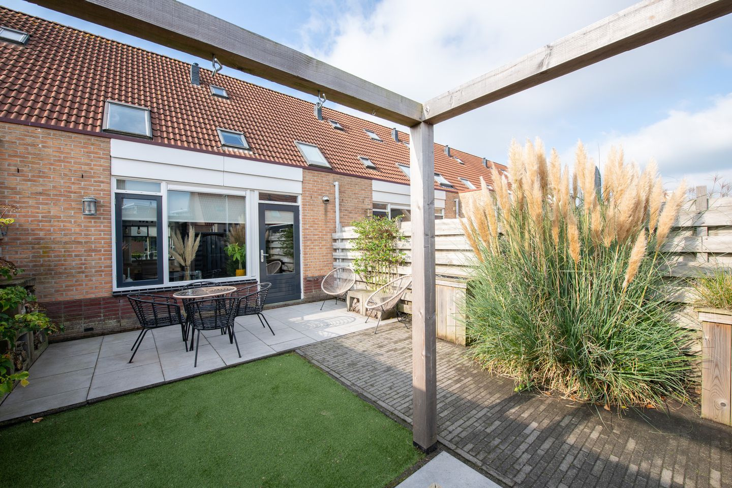 Photo 34 of Roerdomp 81
