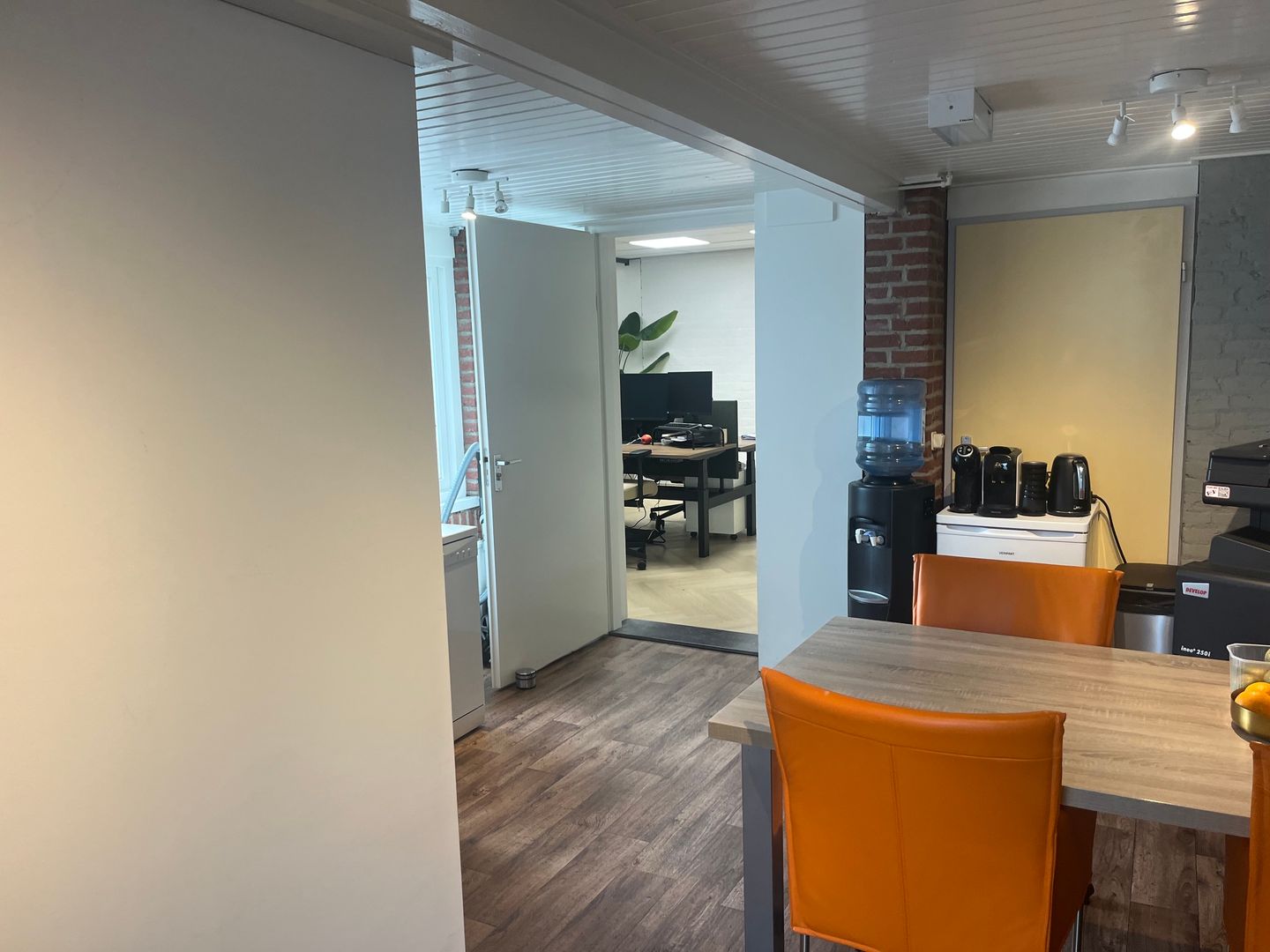 Bekijk foto 4 van Burg. Verwielstraat 67