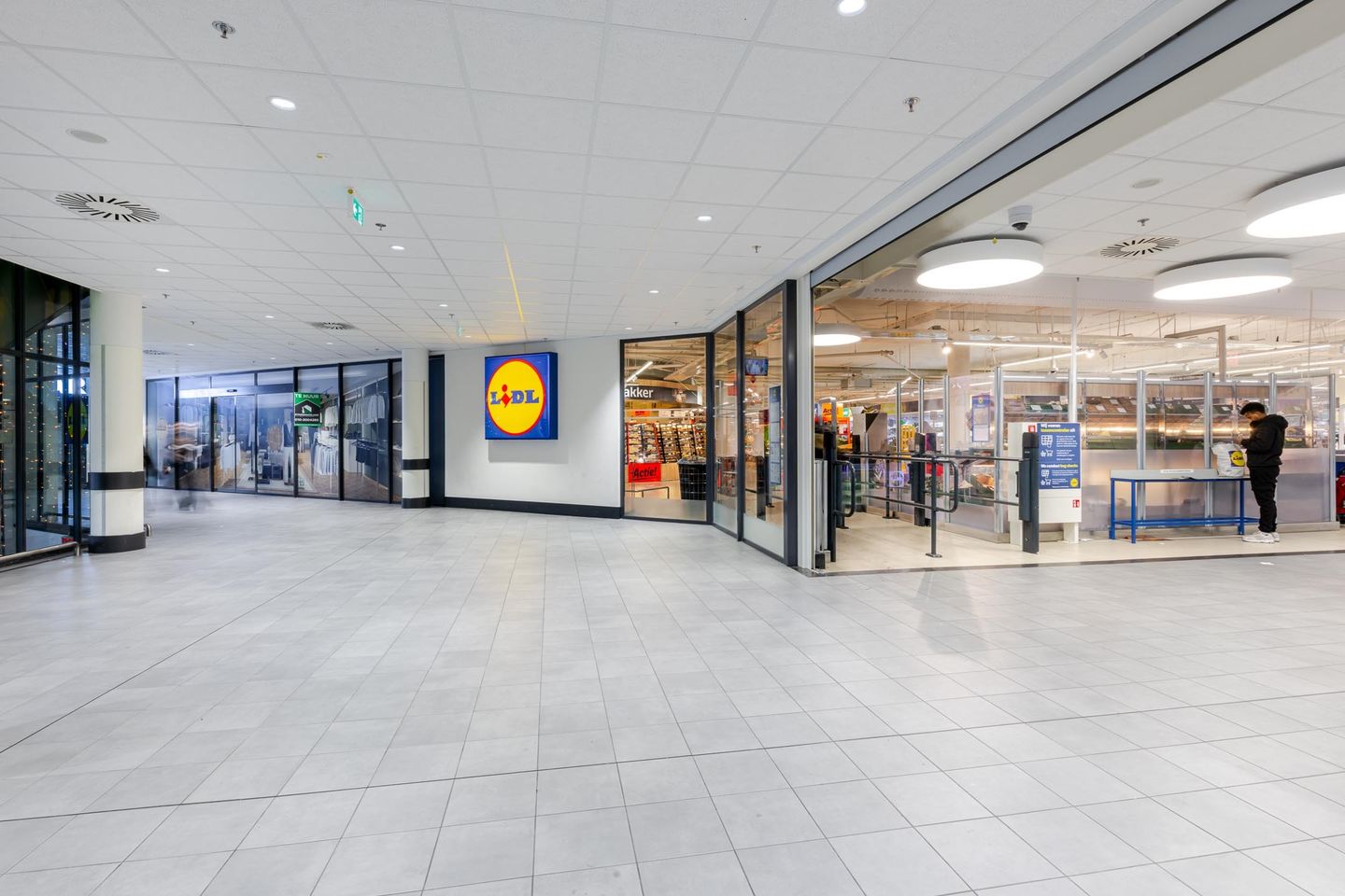 Bekijk foto 1 van Zuidplein 622