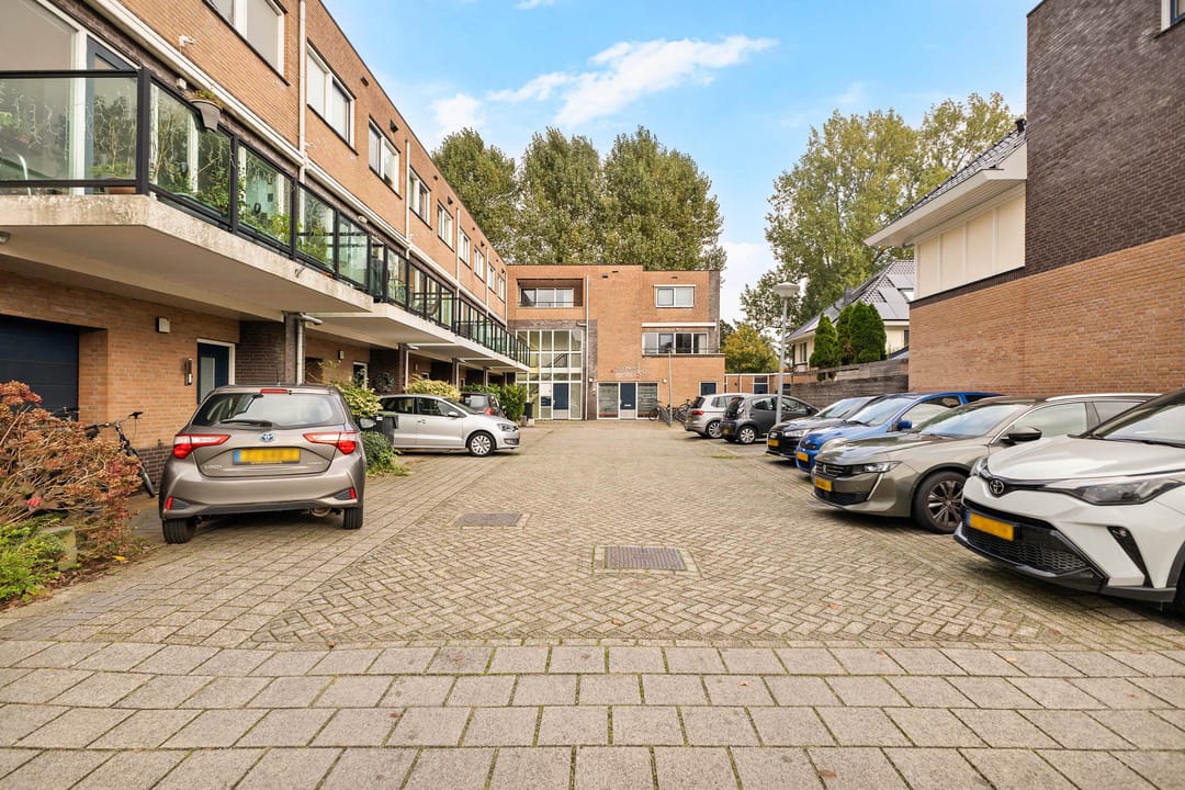 Photo 37 of Van Alphenstraat 6