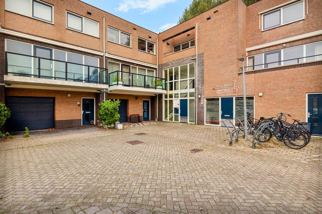 Photo 7 of Van Alphenstraat 6