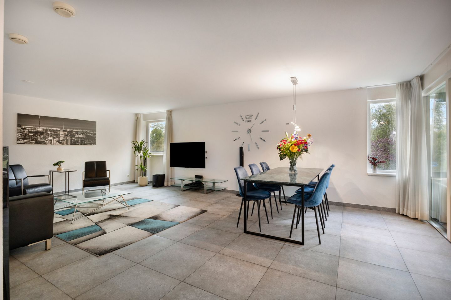 Photo 19 of Van Alphenstraat 6