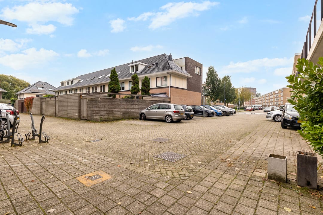 Photo 38 of Van Alphenstraat 6