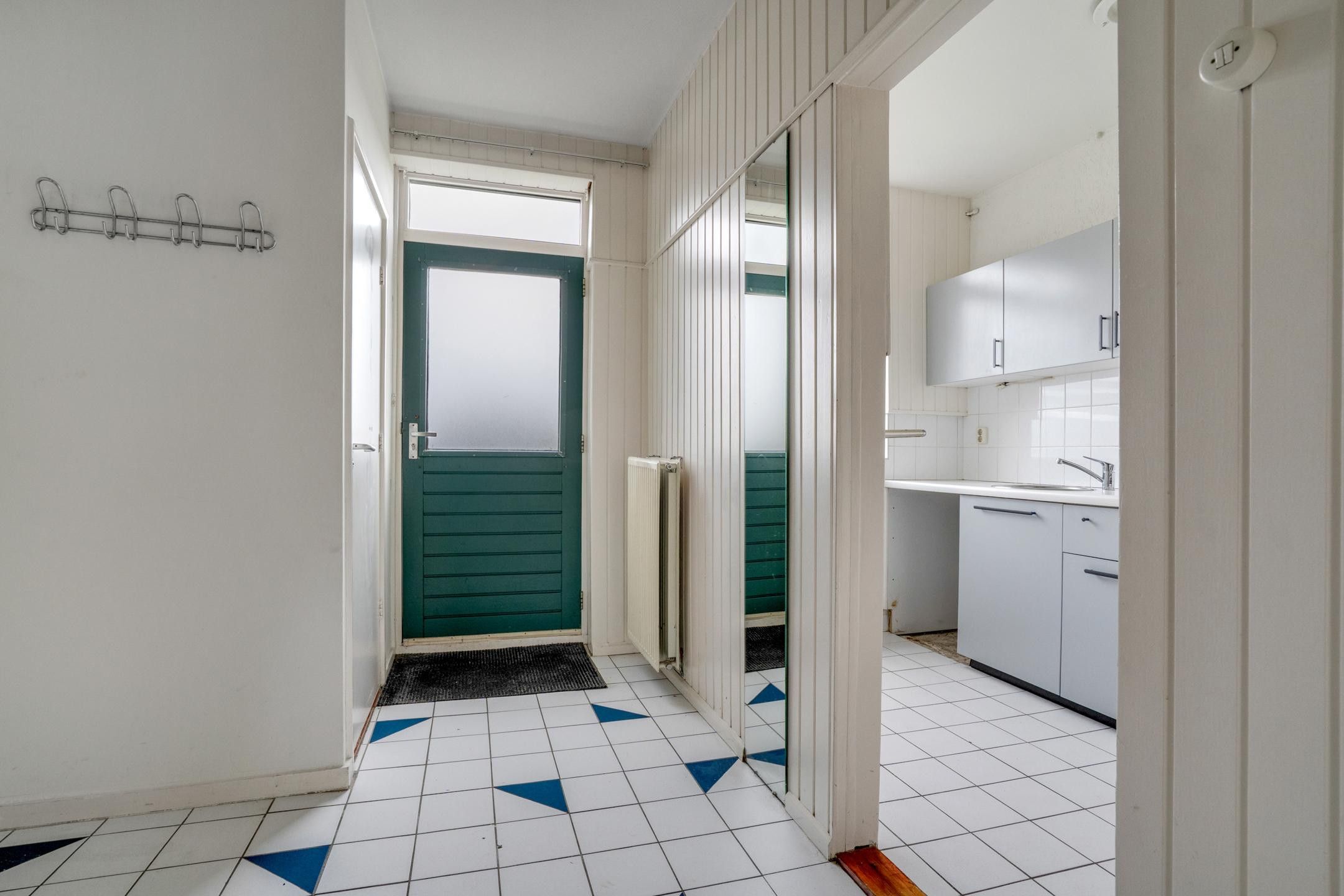Photo 12 of Roelof van Schevenstraat 127
