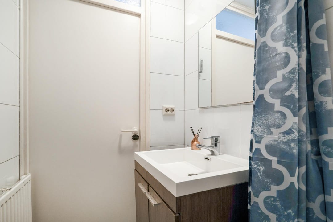 Photo 28 of Roelof van Schevenstraat 127