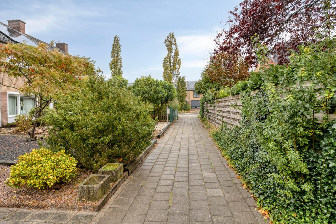 Photo 31 of Eenbesweg 5