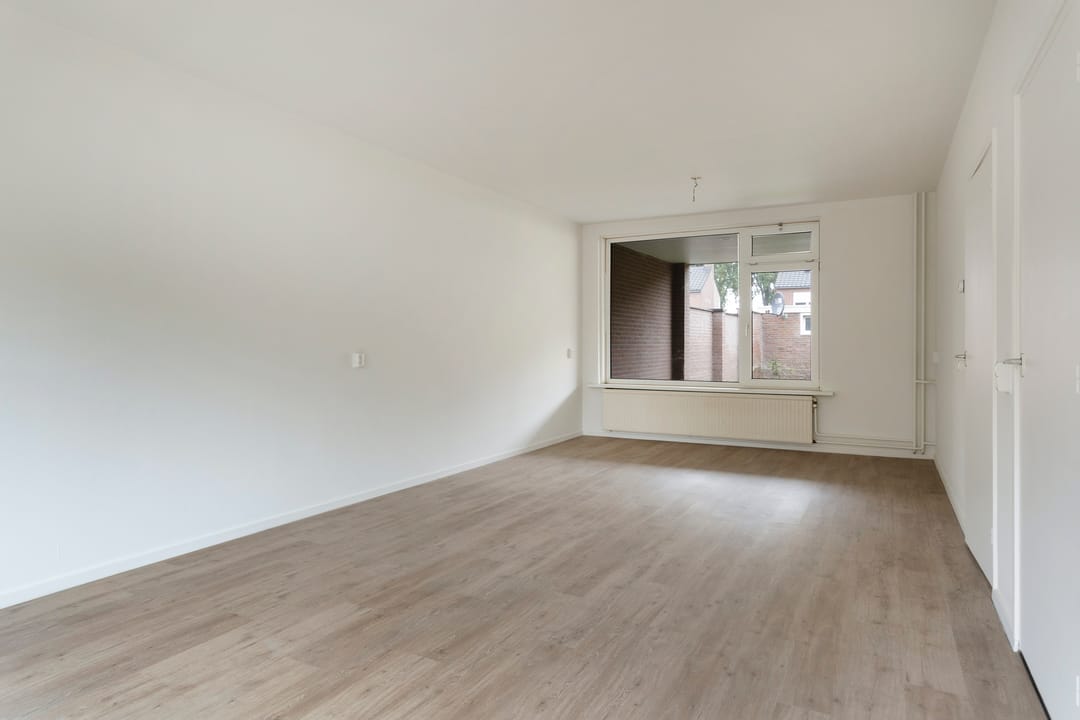Photo 11 of Eenbesweg 5