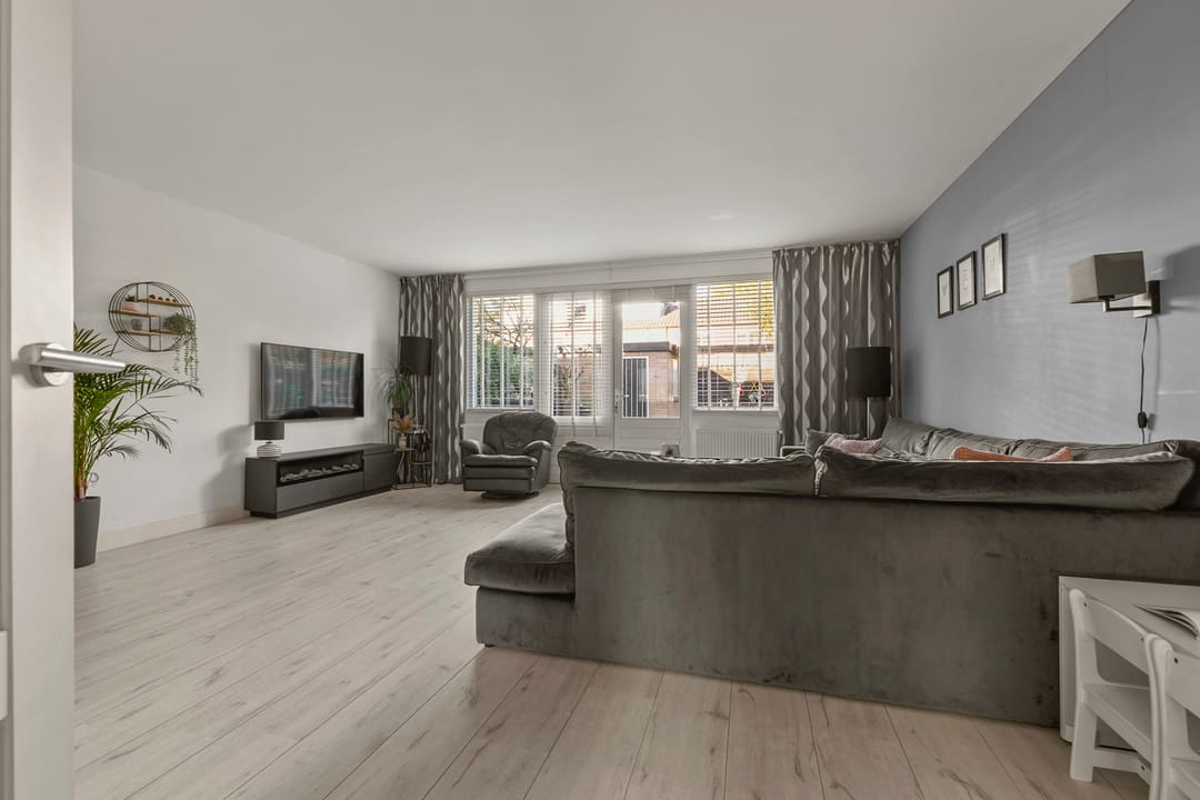 Photo 11 of Camphuysenstraat 34