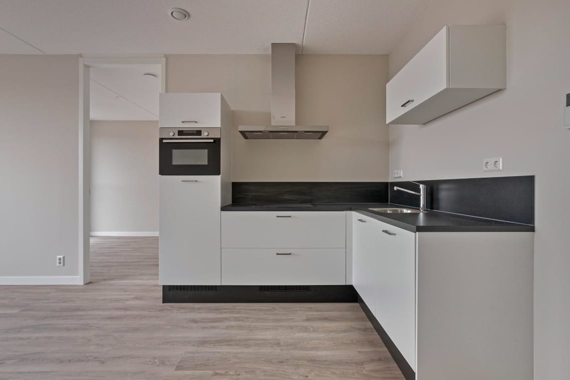 Photo 5 of Mies van der Rohestraat 33