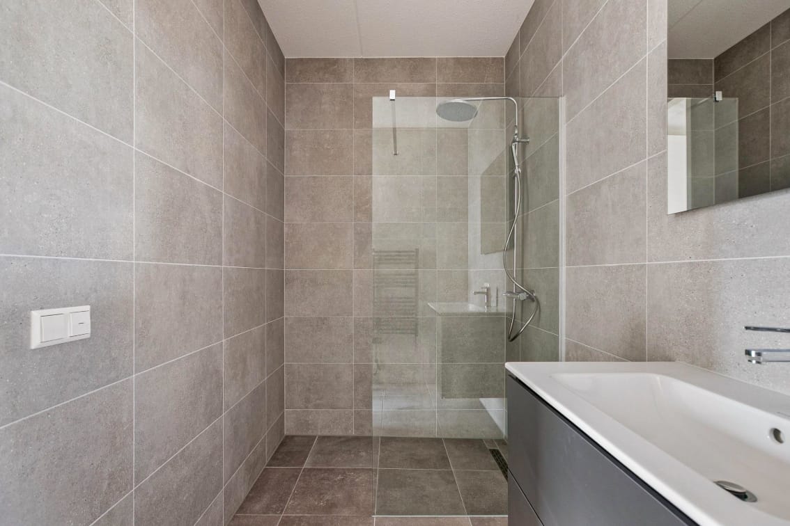 Photo 10 of Mies van der Rohestraat 33