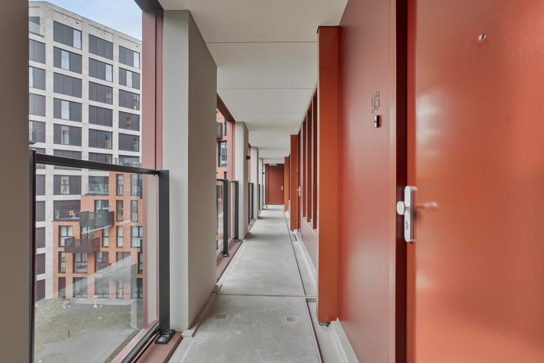 Photo 2 of Mies van der Rohestraat 33