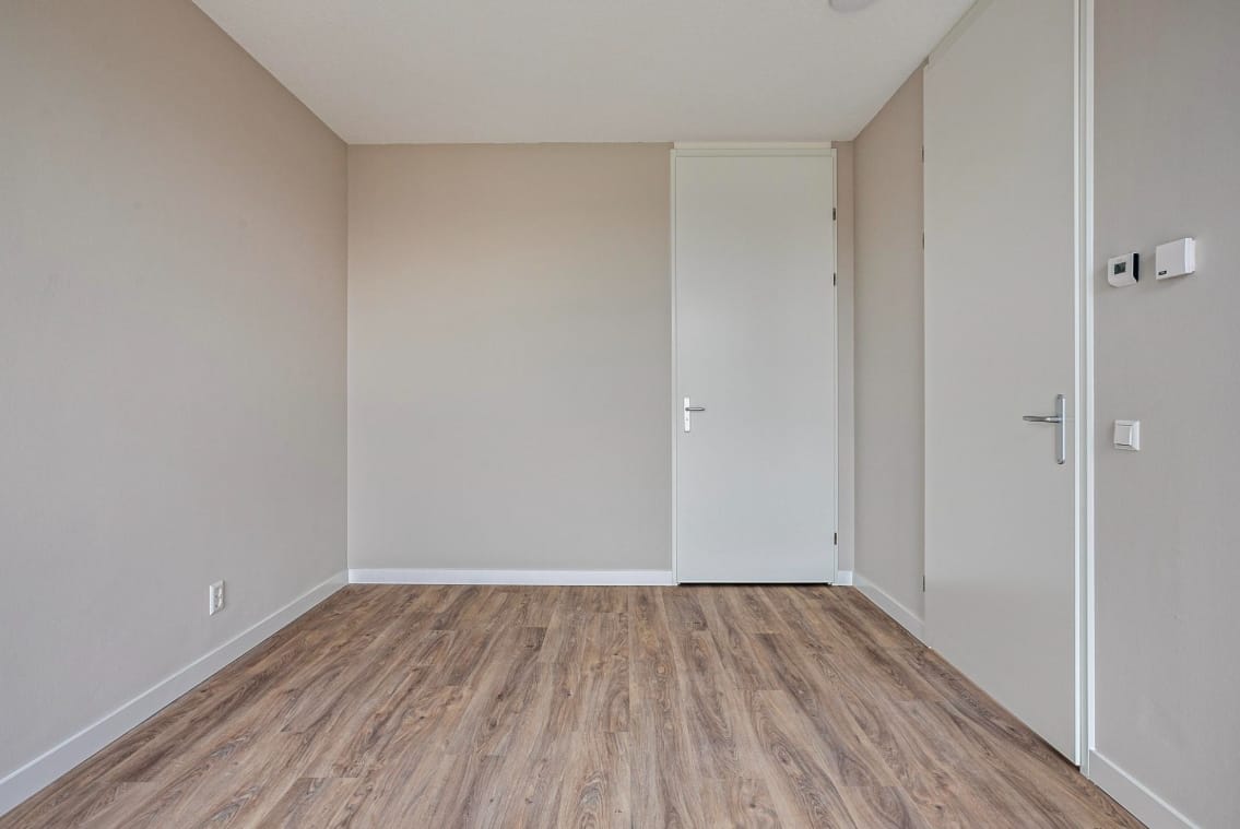 Photo 12 of Mies van der Rohestraat 33