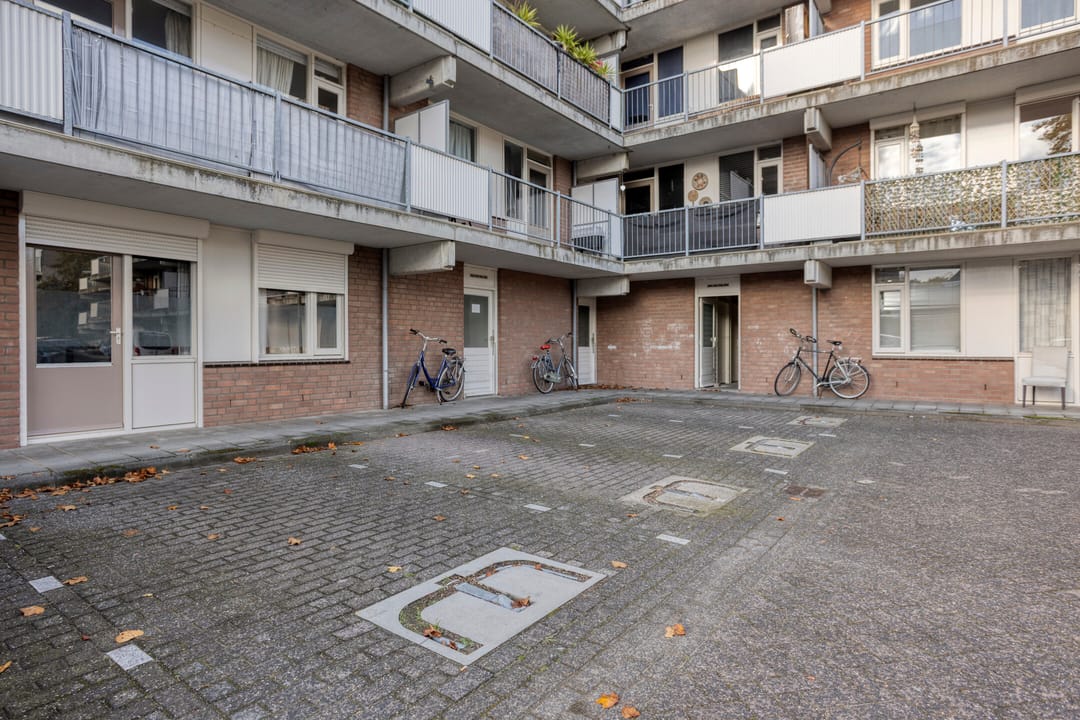 Photo 17 of Bram van den Berghstraat 81
