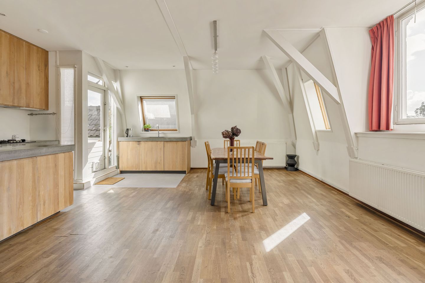 Foto 5 van Eerste Van der Helststraat 1-G